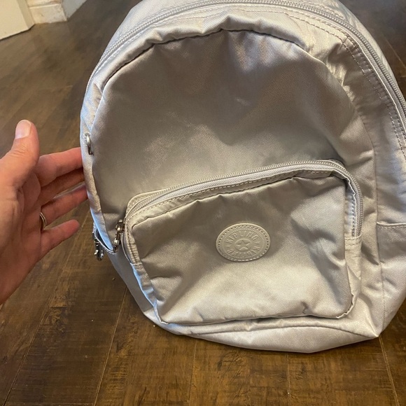 Kilpling Seoul Silver backpack - Picture 8 of 11